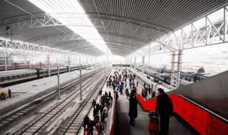 上海的浦东机场离上海的哪个火车站最近
